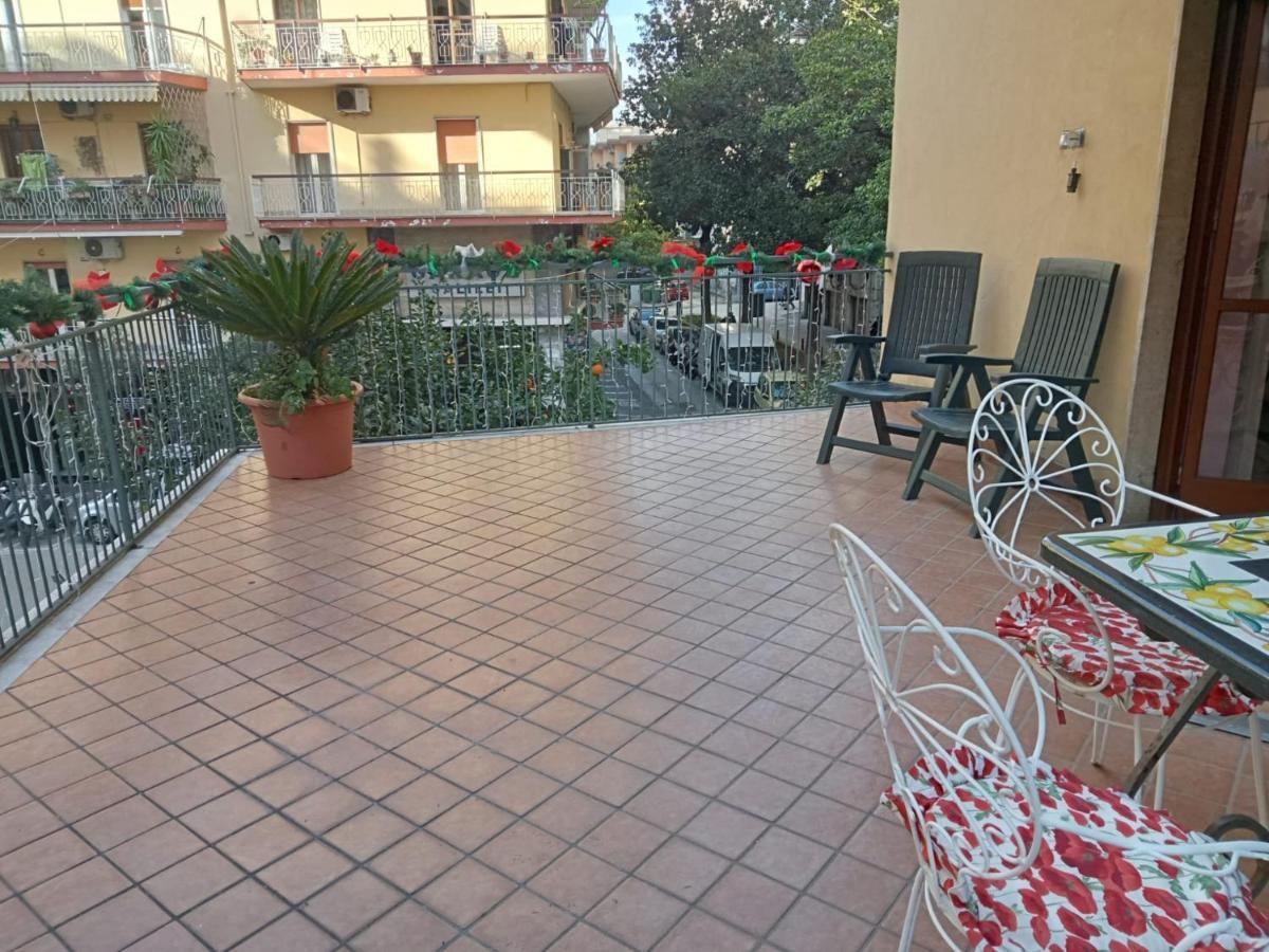 La Terrazza Di Monica & Teresa Bed & Breakfast Portici Exterior photo