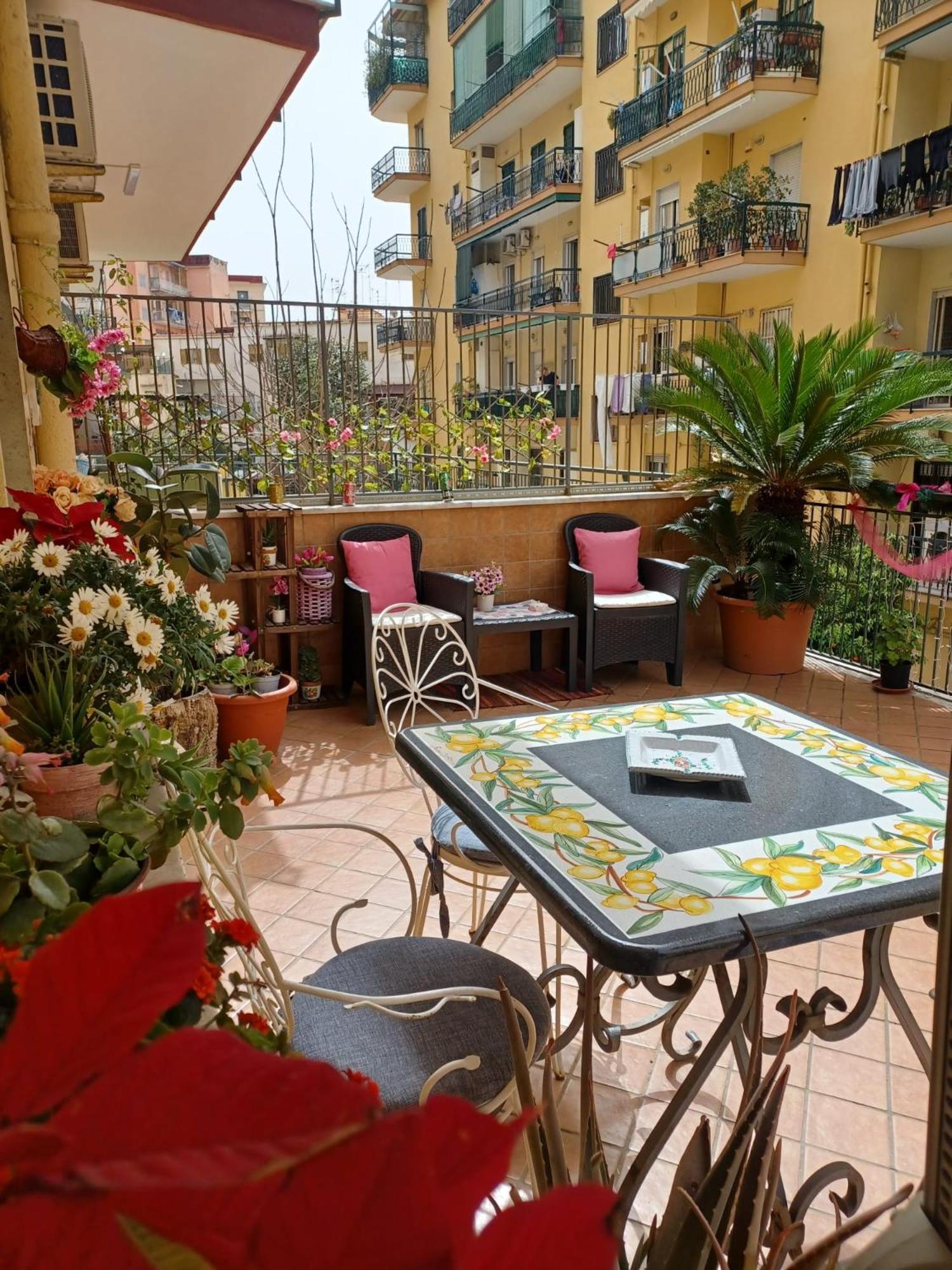 La Terrazza Di Monica & Teresa Bed & Breakfast Portici Exterior photo